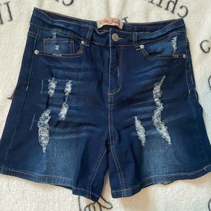 Jean shorts size 9/10 but fit like a 6